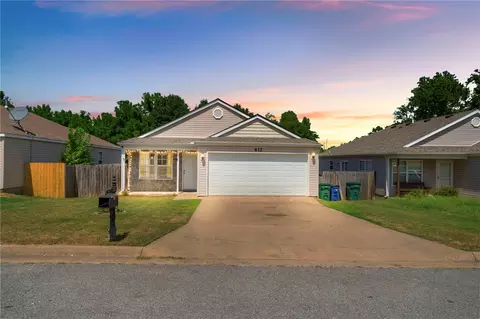 612 Meadow Brook Ct, Decatur, AR 72722