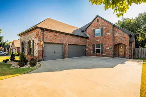 3601 SW Willowbrook Rd, Bentonville, AR 72713