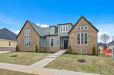 810 Greenhorn St, Bentonville, AR 72712