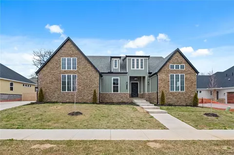 810 Greenhorn St, Bentonville, AR 72712