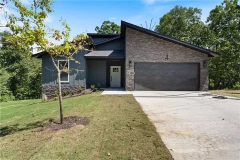 4 Berfoyl Ln, Bella Vista, AR 72715