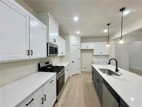 Kitchen - 3851 Tranquility St, Springdale, AR 72764 photo 3 of 3