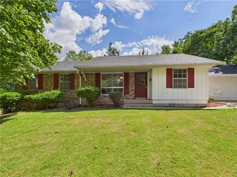 702 E 2nd St, Mountain Home, AR 72653