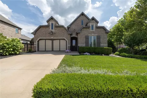 1271 E Charlee St, Fayetteville, AR 72703