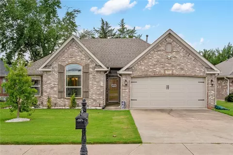 304 Summerwood Ct, Rogers, AR 72758
