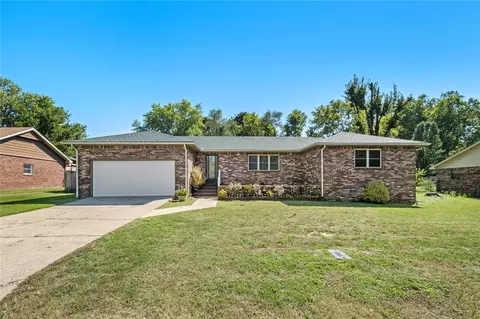 1001 Alma Ave, Berryville, AR 72616