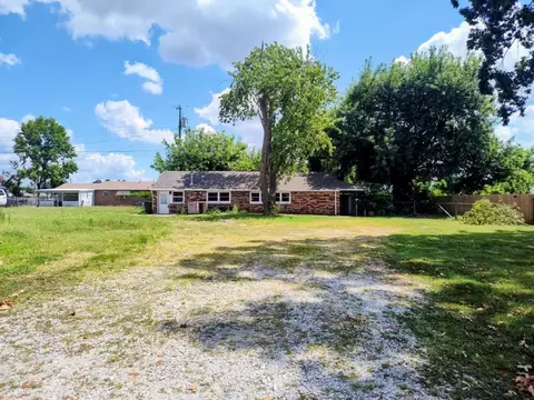 1835 S 11th Pl, Rogers, AR 72756