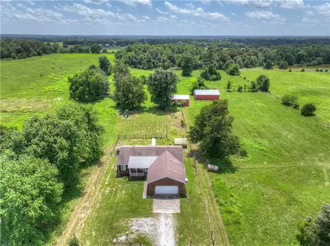 11305 Rowan Dr, Neosho, MO 64850