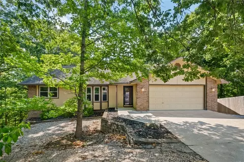 13 Oakham Cir, Bella Vista, AR 72715