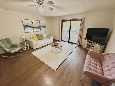 2 Chandler Ln, Bella Vista, AR 72715