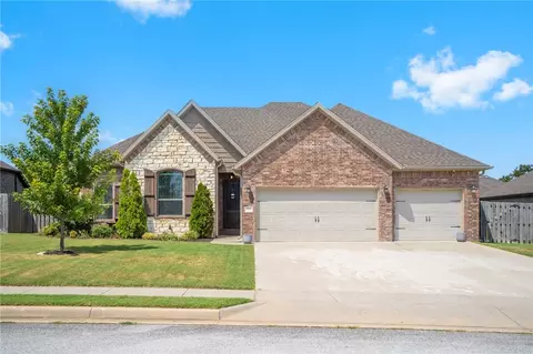 241 Cisterna Dr, Centerton, AR 72719