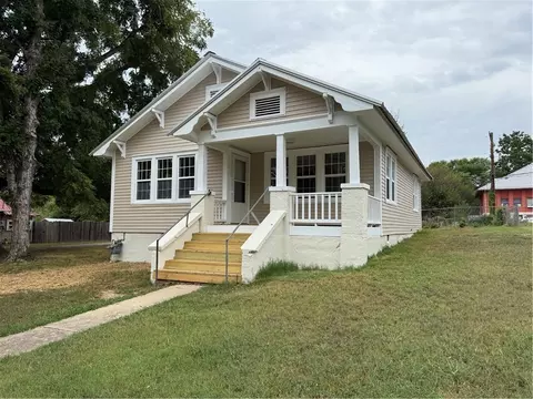 711 Chestnut St, Harrison, AR 72601