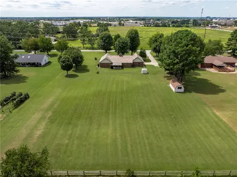 1509 Concord St, Lowell, AR 72745