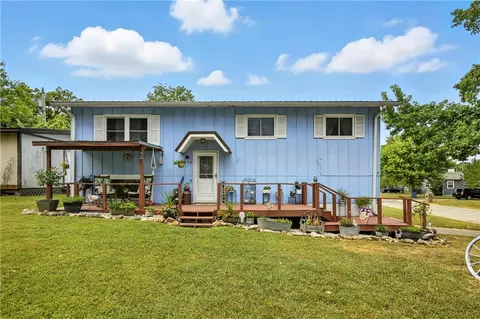 214 Hillcrest Dr, Neosho, MO 64850