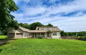 508 Dr Spurlin Cir, Berryville, AR 72616
