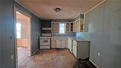 Entry Way - 1008 Vine St, Paris, AR 72855 photo 1 of 1