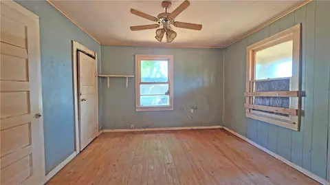Bedroom - 1008 Vine St, Paris, AR 72855 photo 1 of 3