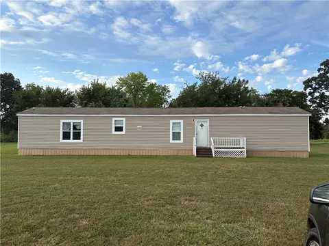 137 Hawkeye Ln, Harrison, AR 72601