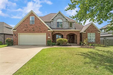 6002 Bainbridge Dr, Rogers, AR 72758