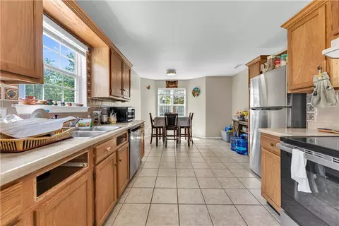 Kitchen - 2871 Commons Ave, Springdale, AR 72764 photo 1 of 3