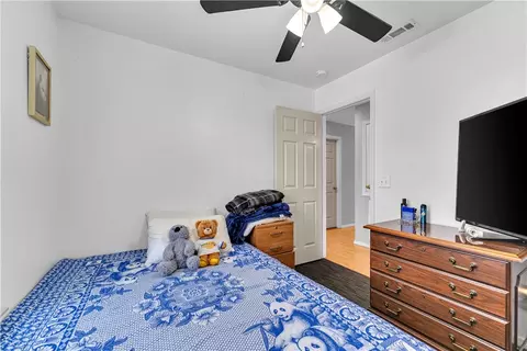 Bedroom - 2871 Commons Ave, Springdale, AR 72764 photo 4 of 6