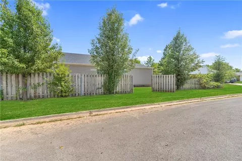 Exterior - 2871 Commons Ave, Springdale, AR 72764 photo 7 of 8