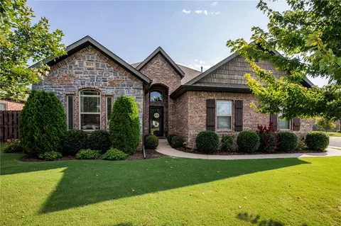 6311 57th St, Rogers, AR 72758