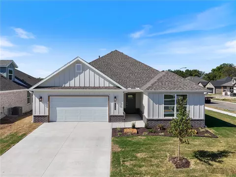 2308 N Presley St, Siloam Springs, AR 72761