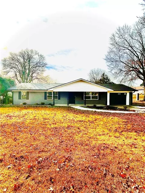 Exterior - 1703 Walden Dr, Ozark, AR 72949 photo 1 of 2