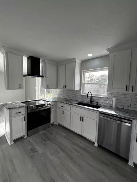 Kitchen - 1703 Walden Dr, Ozark, AR 72949 photo 3 of 6