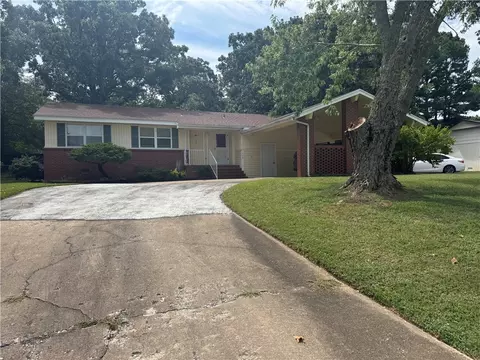 1409 E Rolling Hills Dr, Fayetteville, AR 72703