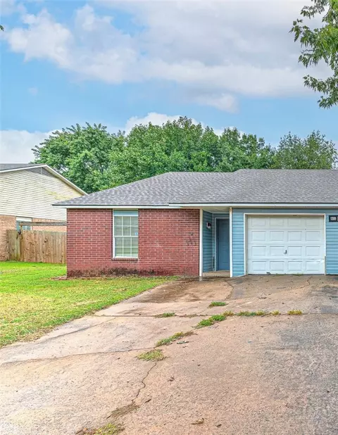 1389 N Boxley Ave, Fayetteville, AR 72704