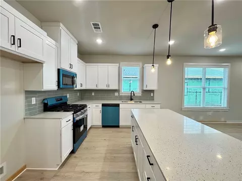 Kitchen - 3868 Tranquility St, Springdale, AR 72764 photo 3 of 5