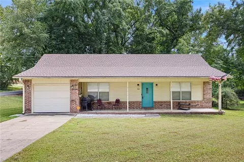 155 W Ozarka St, Dover, AR 72837