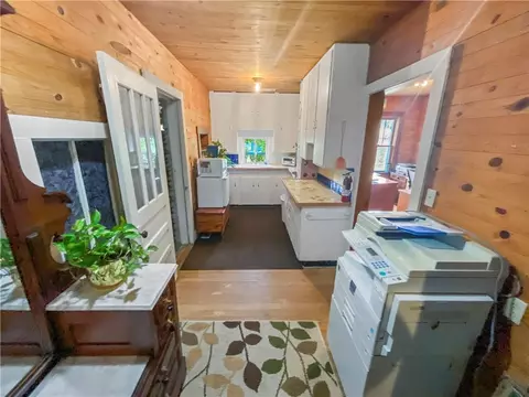 Entry Way - 514 W Clark, Jasper, AR 72641 photo 3 of 4