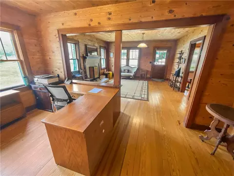 Entry Way - 514 W Clark, Jasper, AR 72641 photo 1 of 4