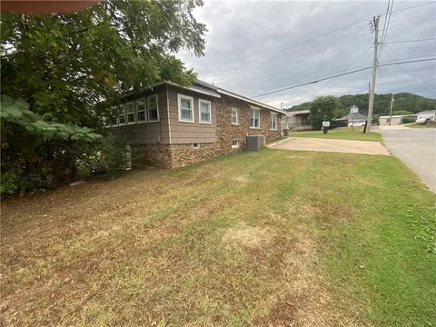 Exterior - 514 W Clark, Jasper, AR 72641 photo 4 of 7