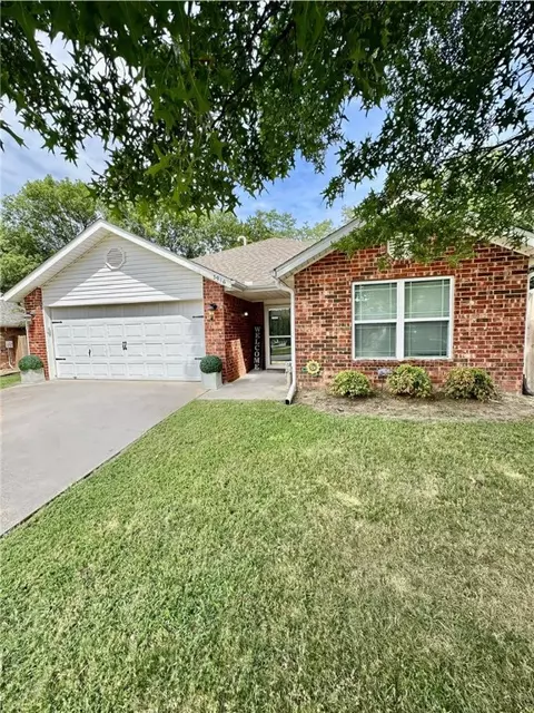 3946 W Lilac Dr, Fayetteville, AR 72704