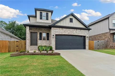 1314 Park St, Lowell, AR 72745
