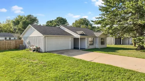 327 Township Dr, Centerton, AR 72719 photo 2