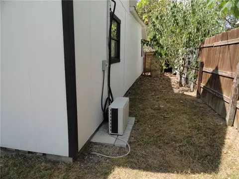 Exterior - 405 Oak St, Leslie, AR 72645 photo 13 of 14