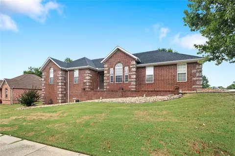 1801 Mustang Ave, Bentonville, AR 72712
