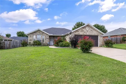 551 Firewood Dr, Centerton, AR 72719