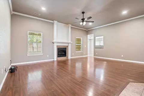 313 Eclipse St, Lowell, AR 72745 photo 4