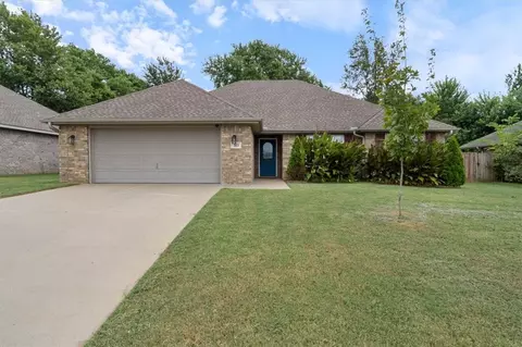313 Eclipse St, Lowell, AR 72745