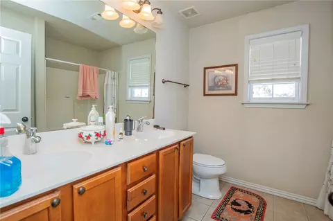 Bath - 1253 Apache Trl, Springdale, AR 72764 photo 1 of 2