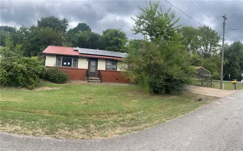315 Half St, Lincoln, AR 72744