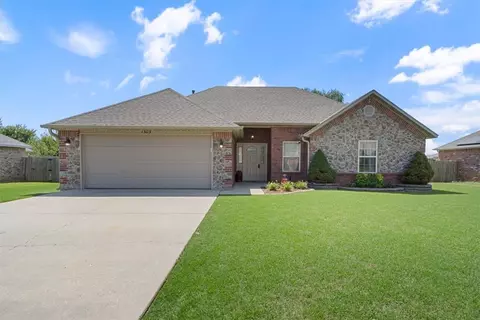 1303 Spruce St, Pea Ridge, AR 72751