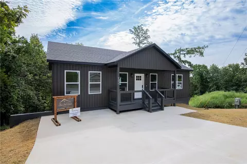 8236 Chestnut Dr, Rogers, AR 72756 photo 3