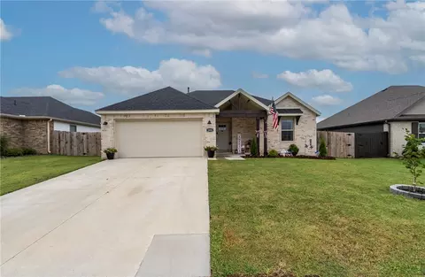2004 E Hudson Dr, Siloam Springs, AR 72761